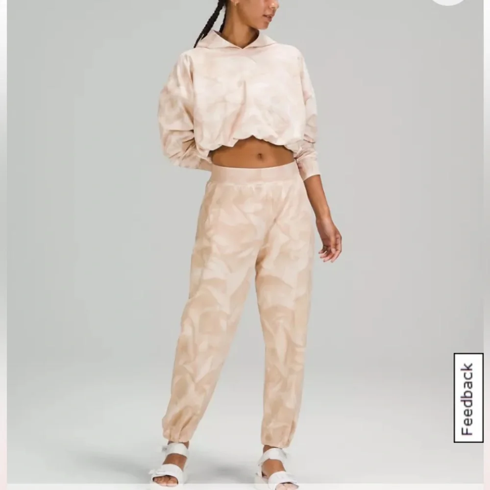 Lululemon LA Tapered Leg Jogger Beige Size 4